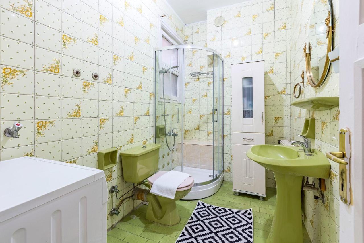 Charming Apartment Surrounded By Vibrant Attractions In Kadikoy Istambul Exterior foto